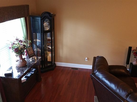 5th image of 431 Cabernet Dr
