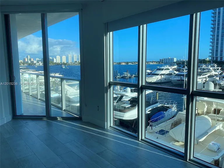 17301 Biscayne Blvd #203 — Photo 23