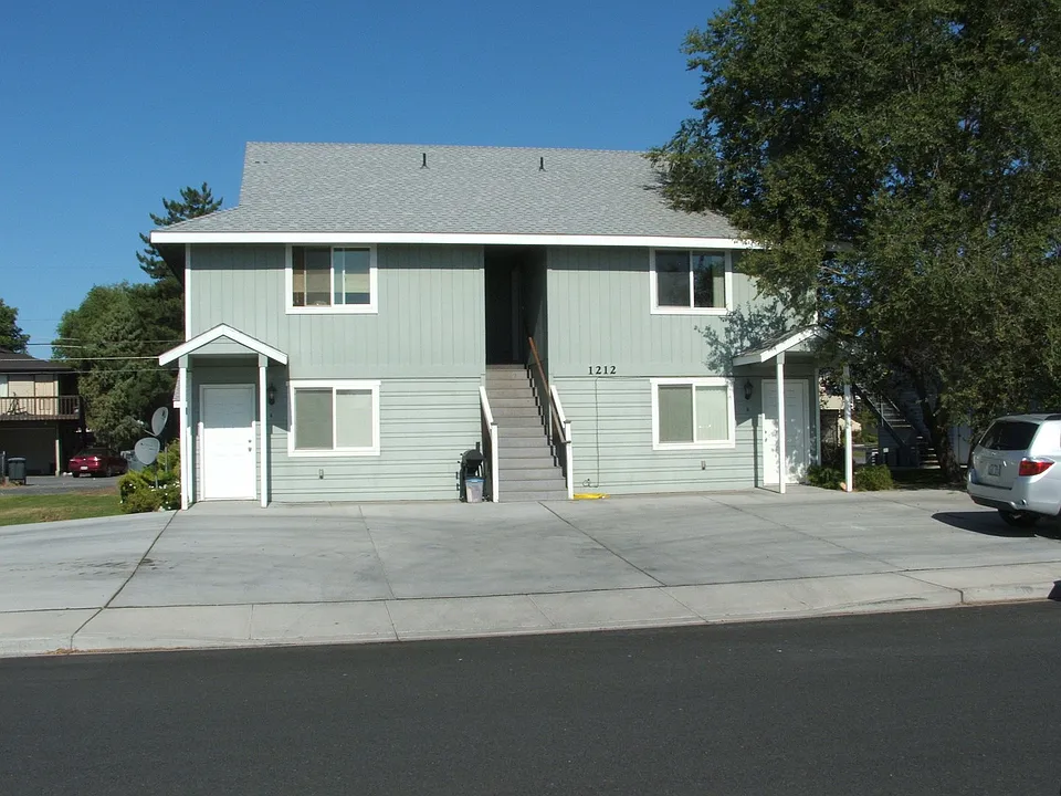 1212 W Columbia Ave