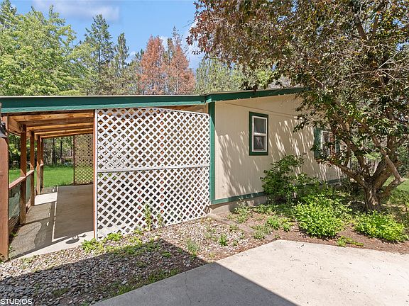5th image of 695 Koocanusa Estates Dr N