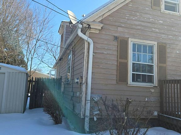 3rd image of 200 Church St