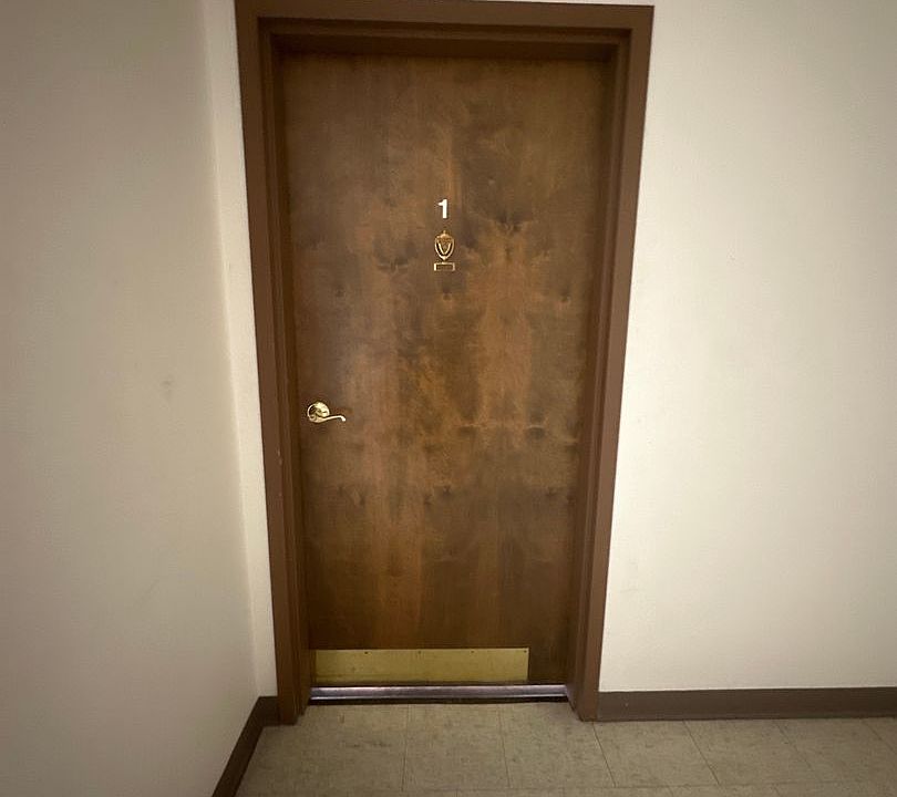 1st image of 417 6th Ave S #C1