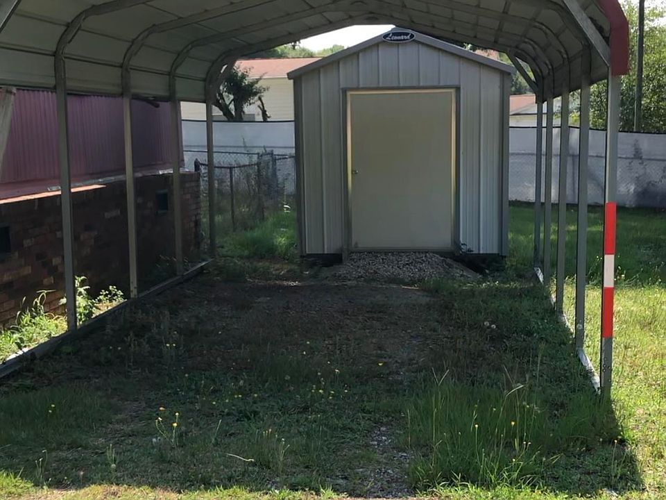 2nd image of 216 Penrose Ln