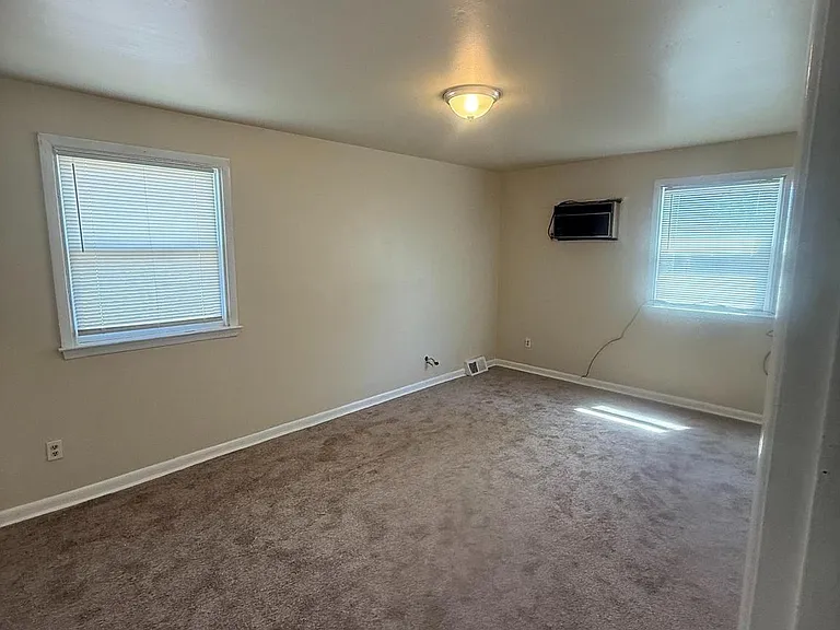 1336 E Upsal St #2 — Photo 6