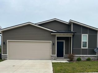 1013 NE 16th St, Grimes, IA 50111