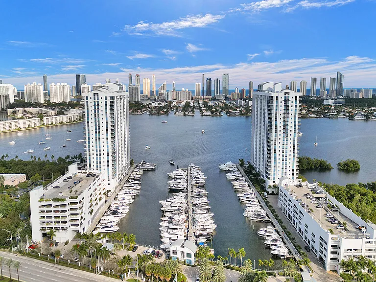 17301 Biscayne Blvd — Photo 58