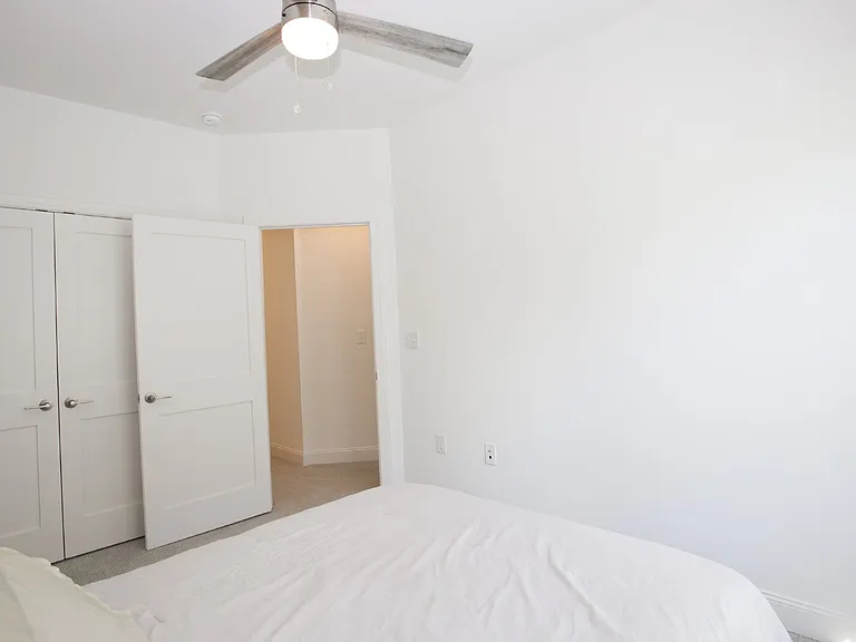 381 James St — Photo 38