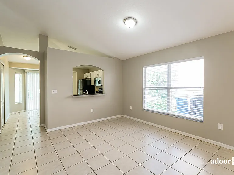 439 Maple Pointe Dr — Photo 5