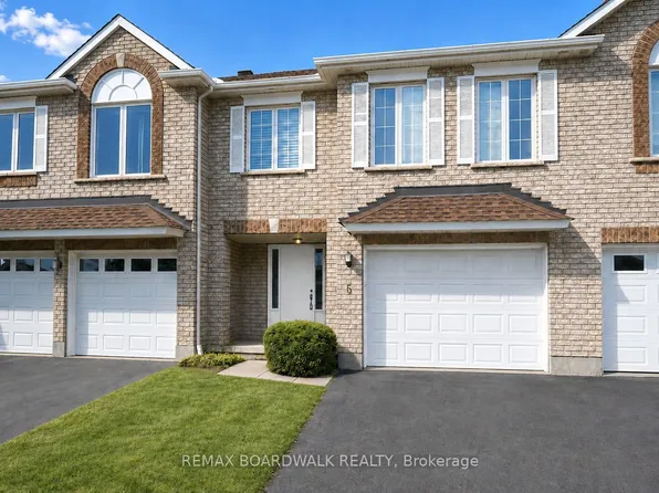 5 Maple Park Point, Ottawa, ON K1T 4A6