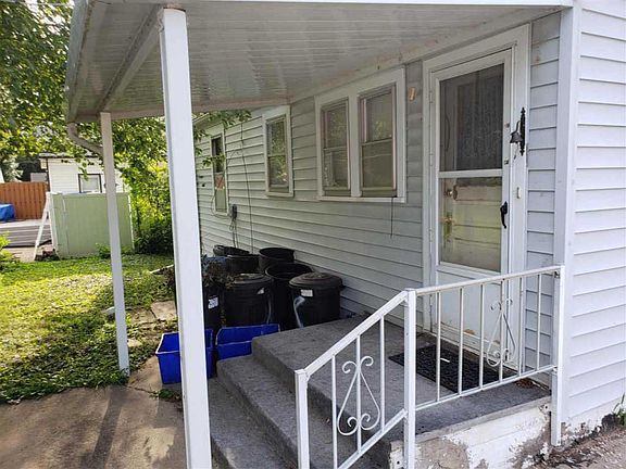 3rd image of 513 Superior Ave