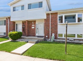 8058 W Lyons St Unit B, Niles, IL 60714