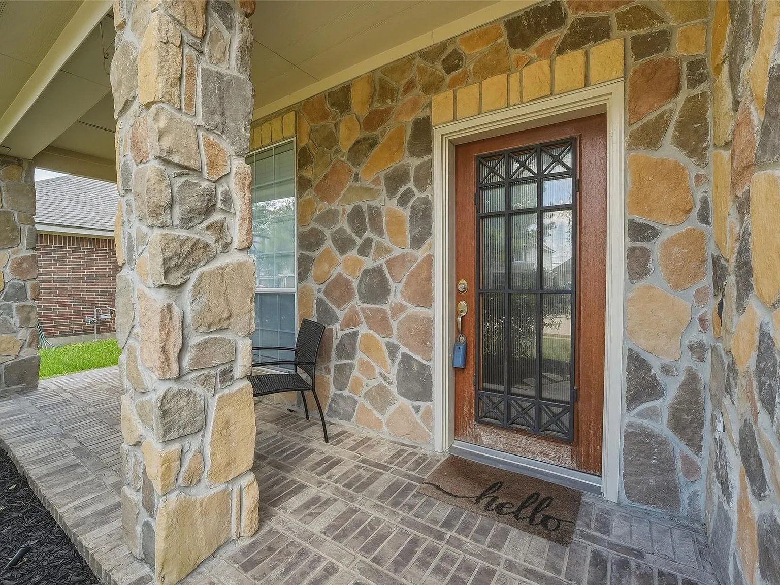 4 bed, 2.0 bath, 2939 sqft, $2,500 — Photo 3
