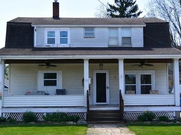 1021 Chestnut St, Grafton, OH 44044