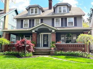 2940 E Derbyshire Rd, Cleveland Heights, OH