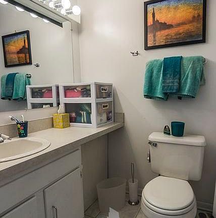 3rd image of 2740 N Pine Grove Ave #15DJ