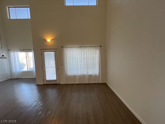 5th image of 4915 E Russell Rd APT 114