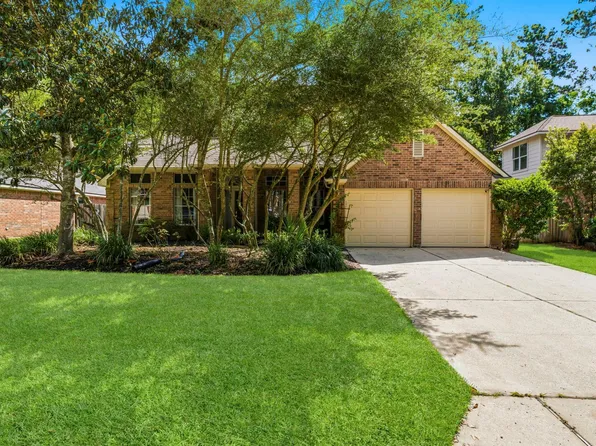 46 E Hobbit Glen Dr, Conroe, TX 77384