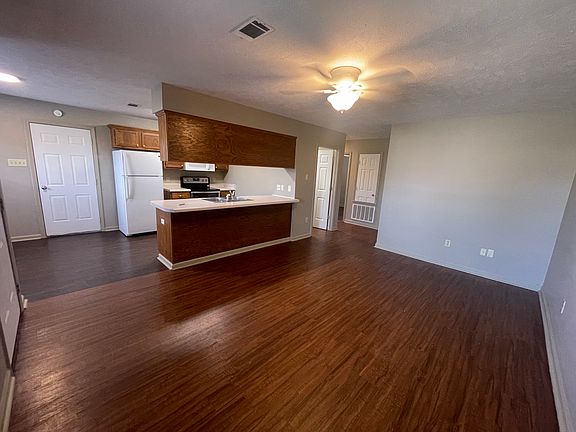 2nd image of 655 Cherub Dr