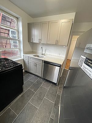 4th image of 84-55 Daniels St #4K