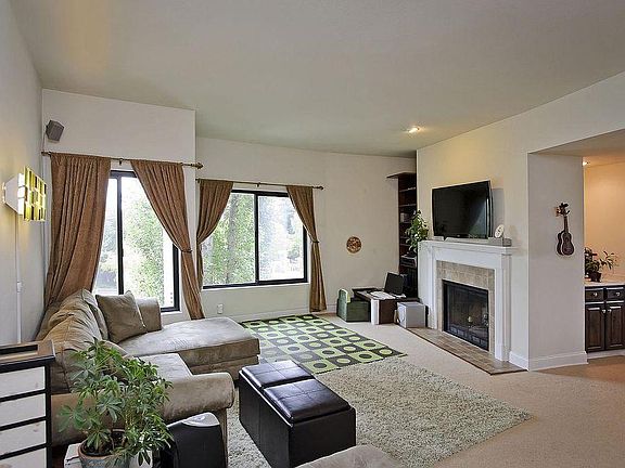 3rd image of 425 N El Camino Real Unit 204