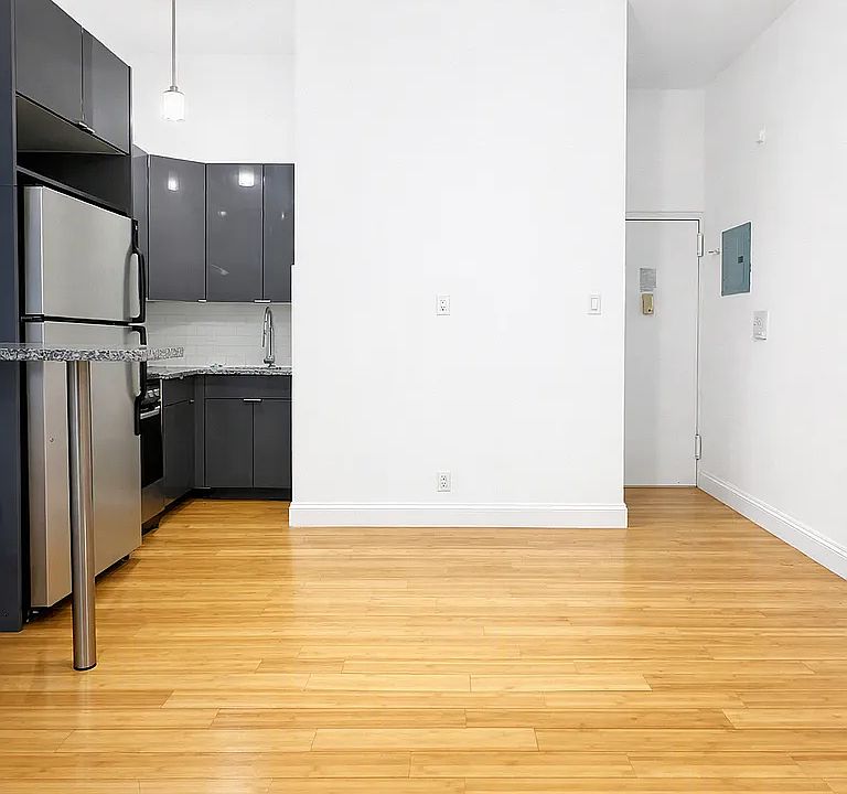 1st image of 225 E 14th St APT 1D