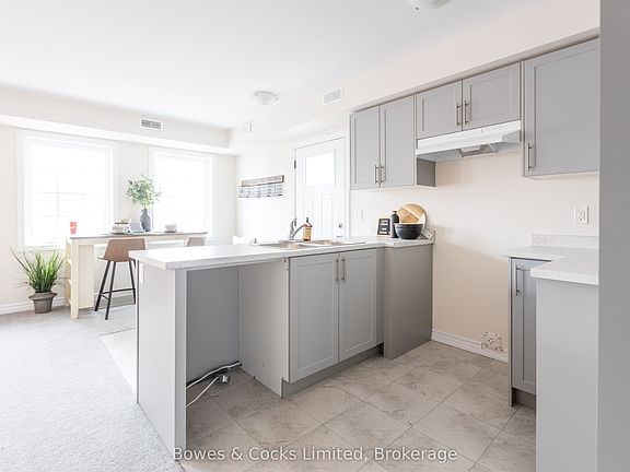 5th image of 48 Maple Ave #201