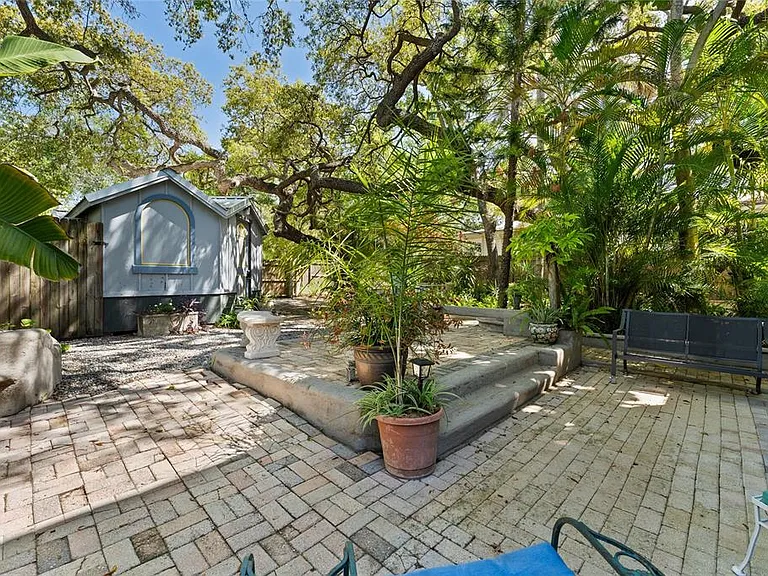515 Crystal Beach Ave — Photo 38