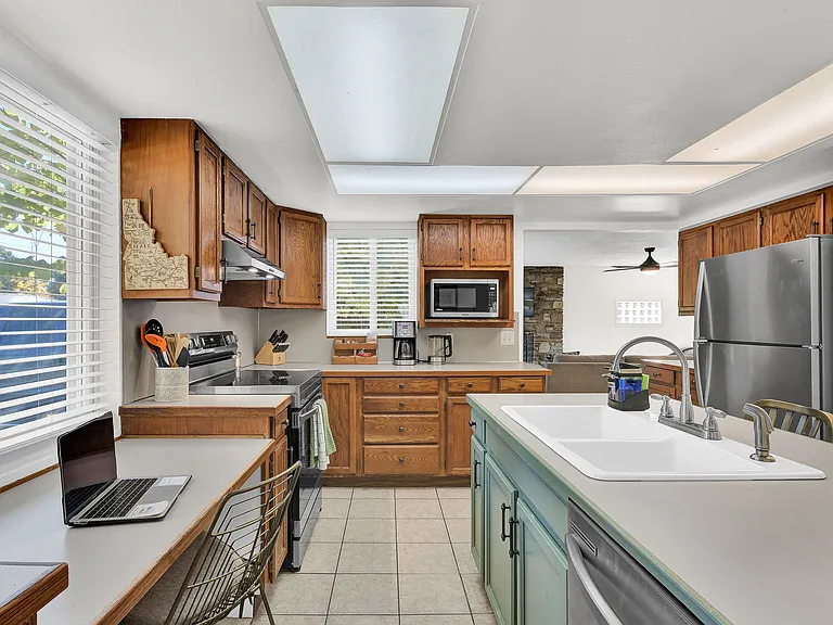 609 N Roosevelt St — Photo 20