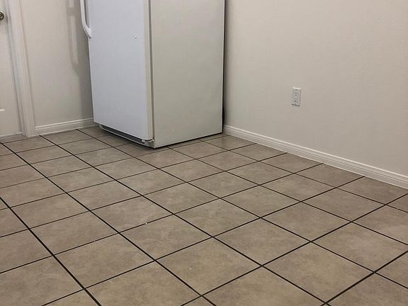 2nd image of 327 W Pacific Coast Hwy APT 3