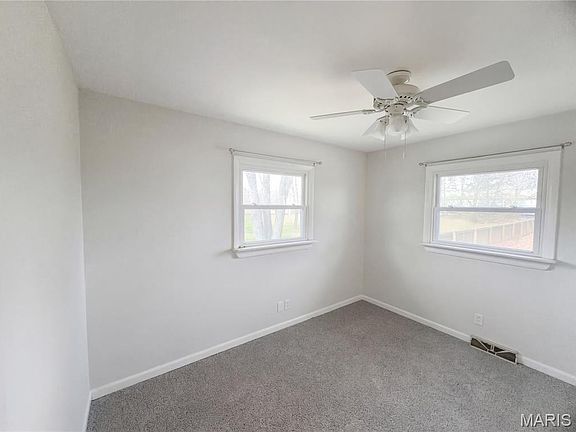 4th image of 1611 Hobelman Dr
