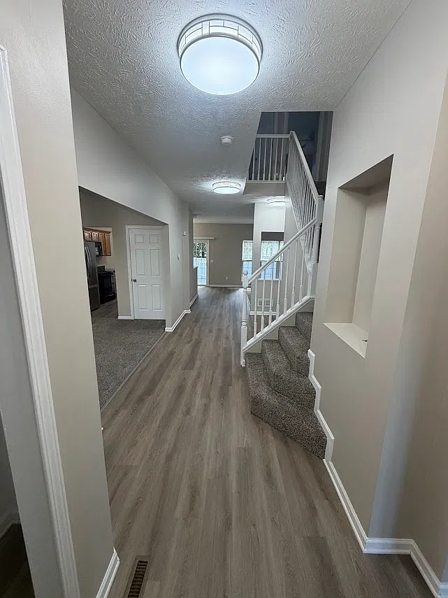 4 bed, 3.5 bath, 2600 sqft, $2,875 — Photo 3