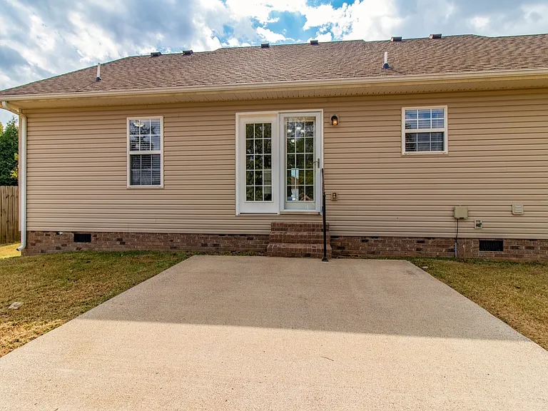 4910 Court Dr — Photo 27