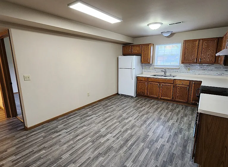 2 bed, 1.0 bath, $1,135 — Photo 2