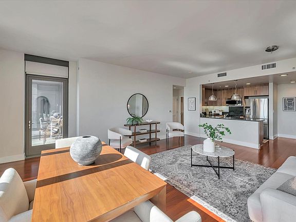 4th image of 38 N Almaden Blvd Unit 1809