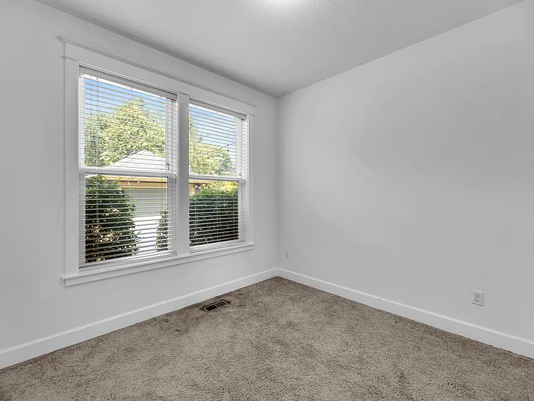 4625 N Hunt St — Photo 35