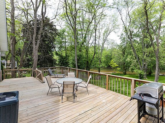 4th image of 58688 Fawn River Ct
