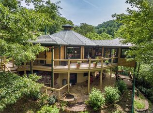 26 Starshine Rdg, Whittier, NC 28789