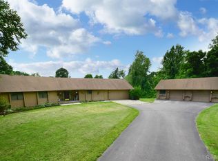 5555 Old Flint Rd, White Lake, MI 48383