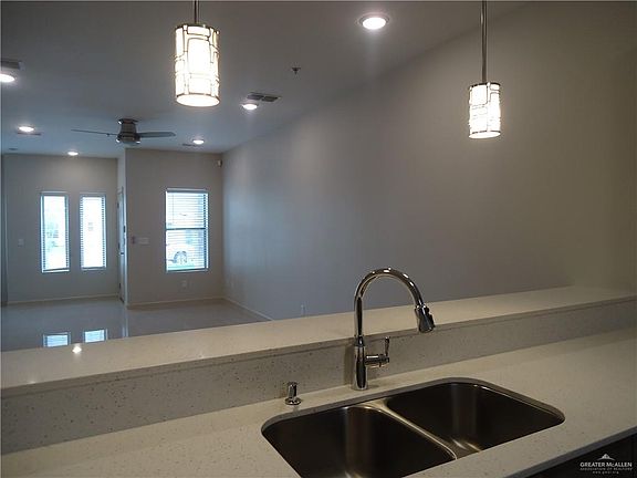4th image of 516 Newport Ave APT 2