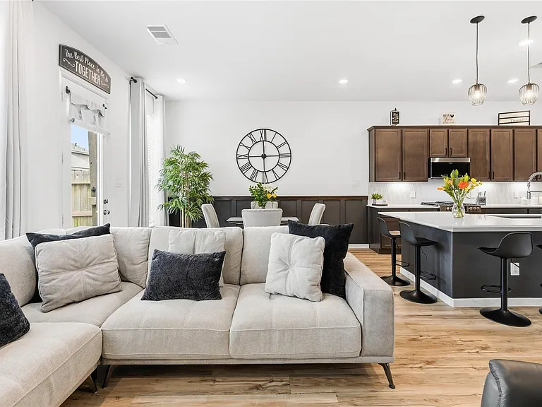 641 Royal Arch Dr — Photo 12