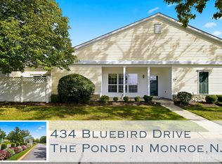 434 Bluebird Dr, Monroe Township, NJ 08831