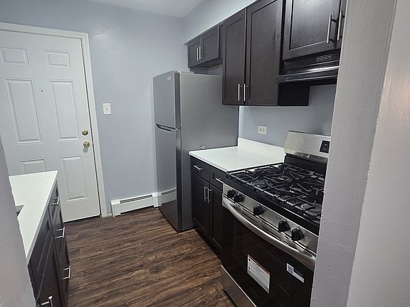 2nd image of 956 E 85th St APT 1S