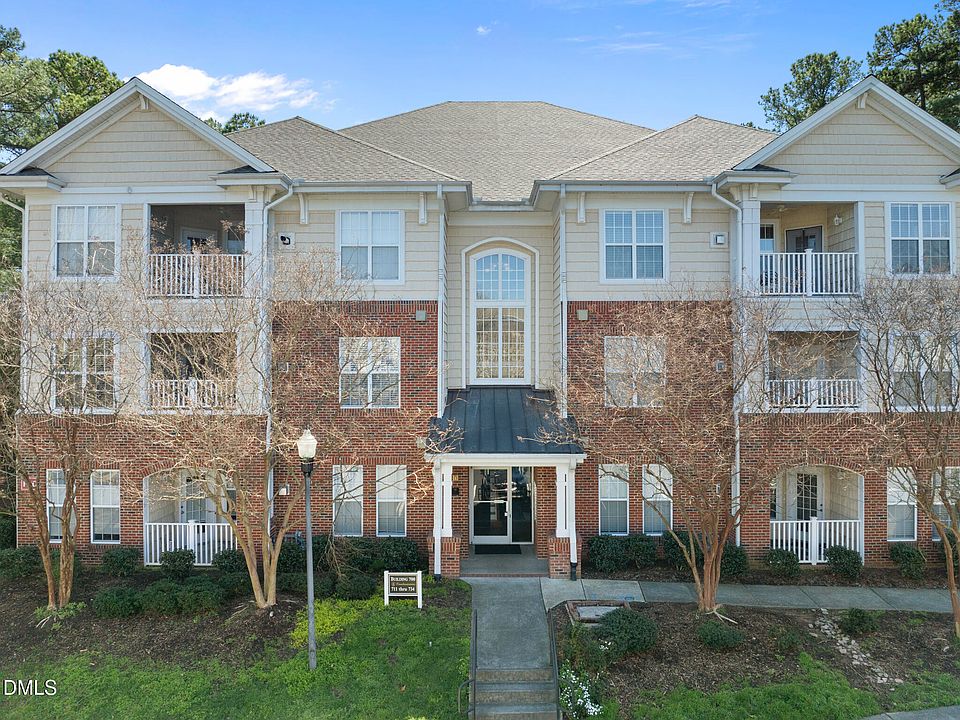 1st image of 714 Providence Glen Dr