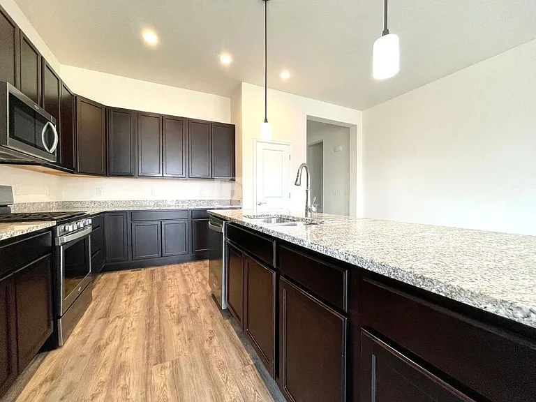 22345 E Bailey Pl — Photo 8