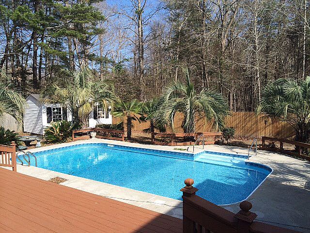 1st image of 403 Woodland Dr