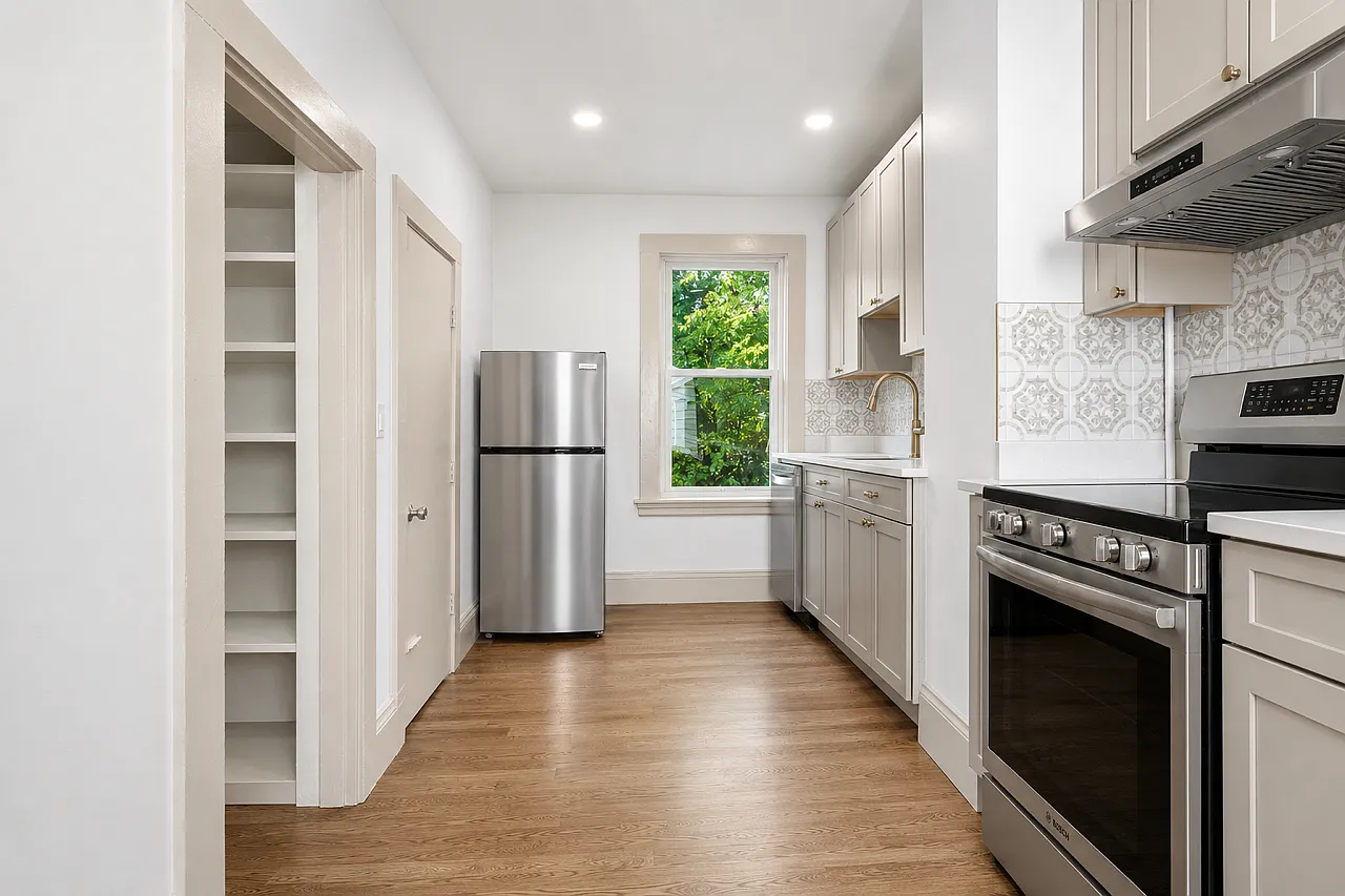 2 bed, 900 sqft, $3,450 — Photo 3