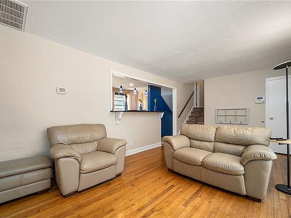 5th image of 2309 Burton Dr