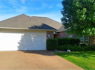 302 Regensburg Ln, College Station, TX 77845