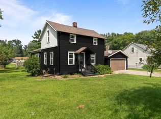 534 North St, Waupaca, WI 54981