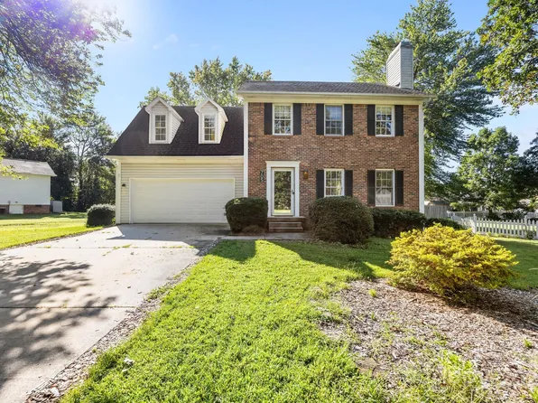 705 Woodhill Dr, Fletcher, NC 28732